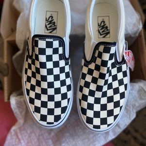 Brand new Sz 9 ladies black checkered vans